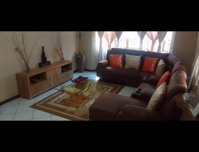 3 BEDROOM SECTIONAL TITLE FOR SALE IN CASHAN